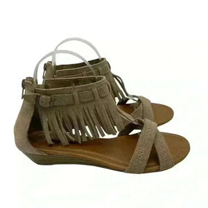 Minnetonka fringe wedge sandals tan size 8 women’s zip back